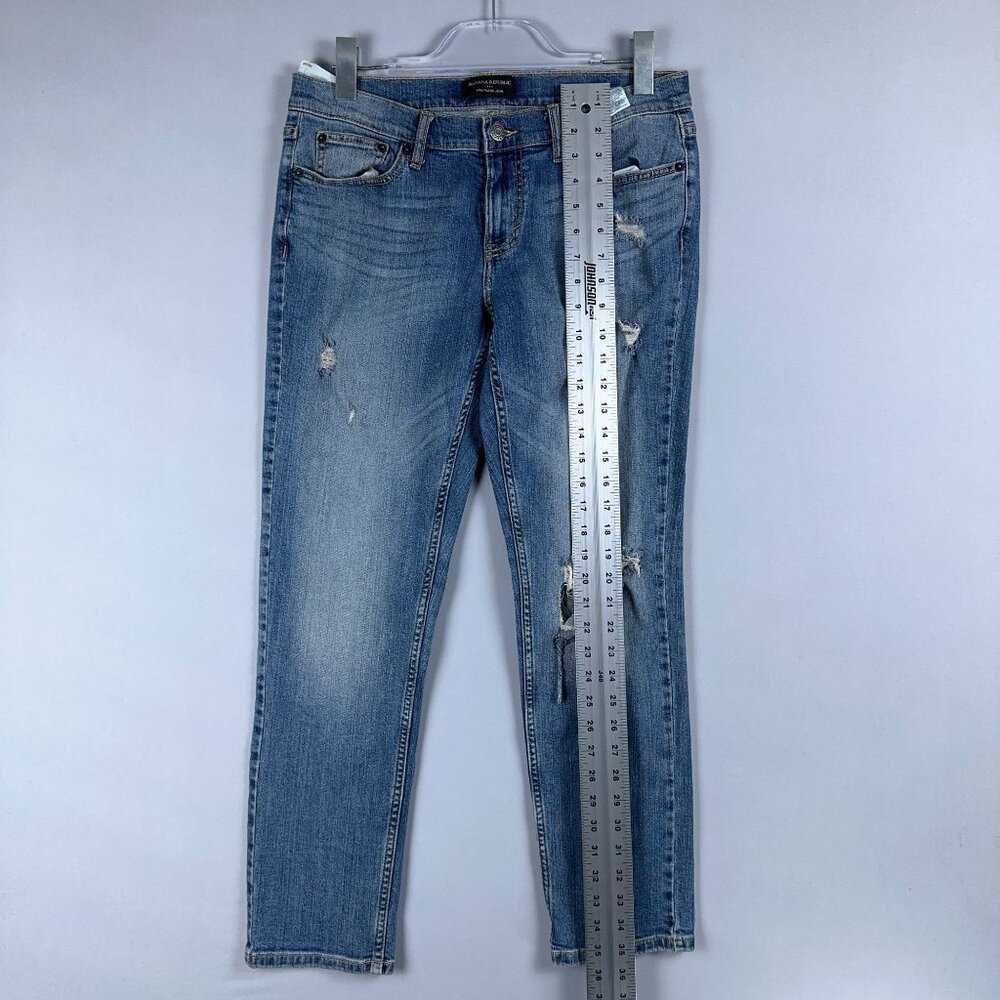 Banana Republic Girlfriend Jeans Womens Size 32W Distreesed Mid Rise Blue - Picture 5 of 11